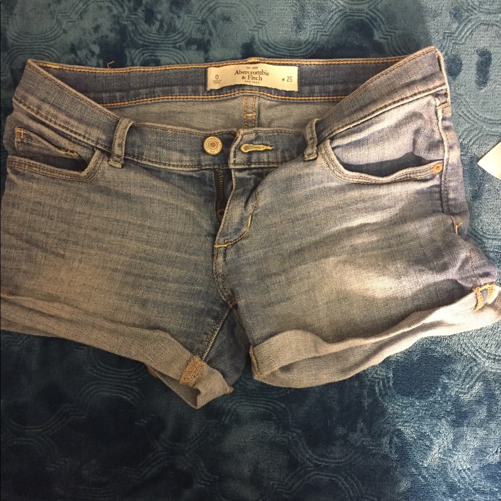Shorts - Picture 3 of 3